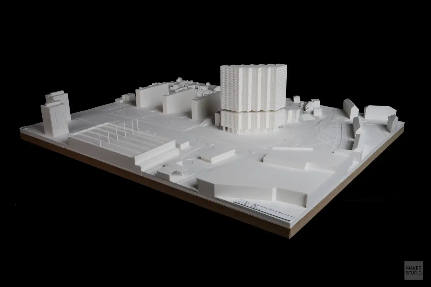 Architektonický model vytlačený 3D tlačou. Spartakovská Trnava - obytný súbor s výškovou dominantou. Spartakovská Trnava - obytný súbor s výškovou dominantou