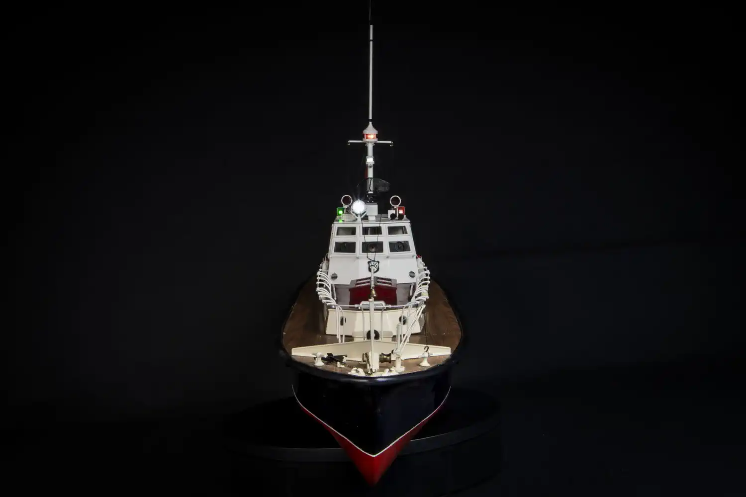 Špeciálne model. Koncepčný model pilotného člna. Koncepčný model pilotného člna