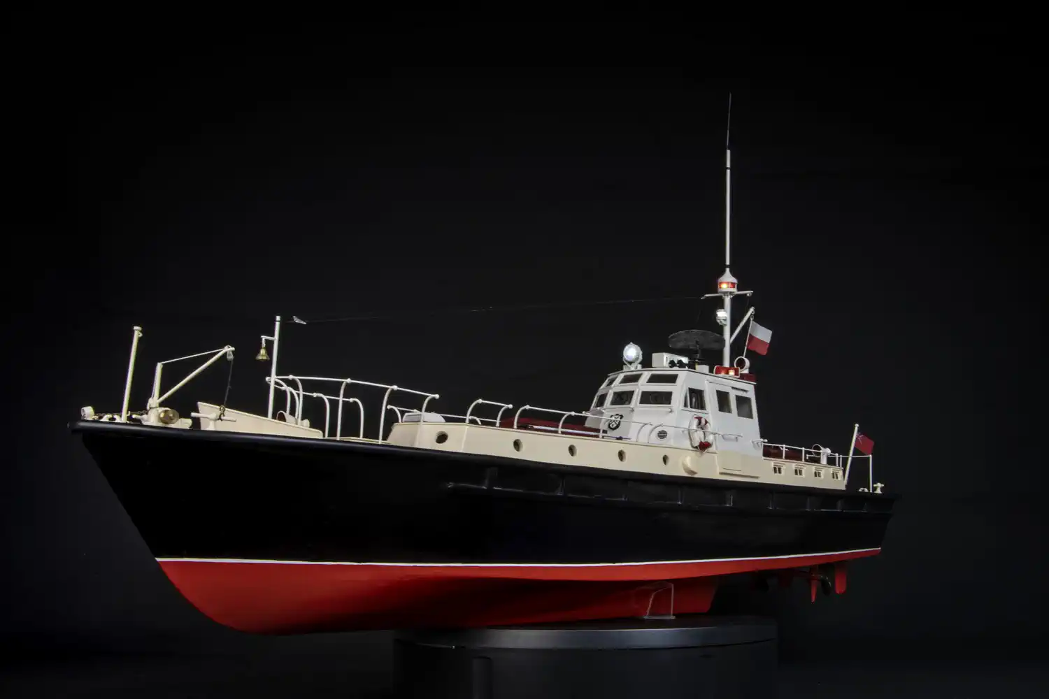Špeciálne model. Koncepčný model pilotného člna. Koncepčný model pilotného člna